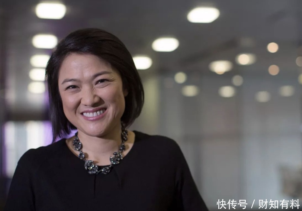 地产|套现195亿元，“脱身”房地产成功，潘石屹为啥要卖掉SOHO中国？