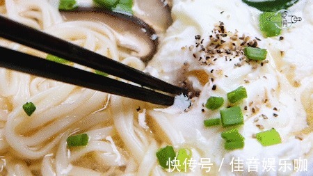 压面机|早餐喜欢吃面条的一定要收藏,教你简单做一碗清汤面,色香味俱全