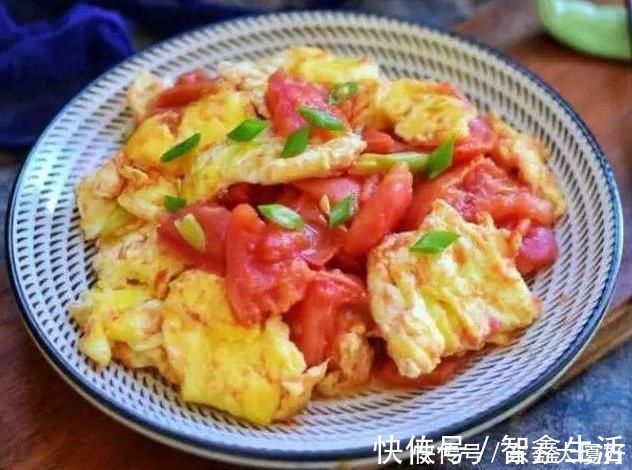 大厨|西红柿炒蛋时，直接炒是错的30年大厨教你这样做，实在太好吃了