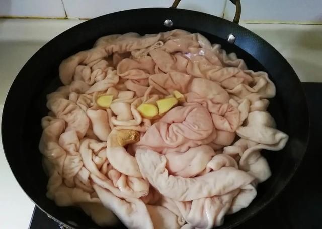 来碗红烧肥肠,立马荡气回肠