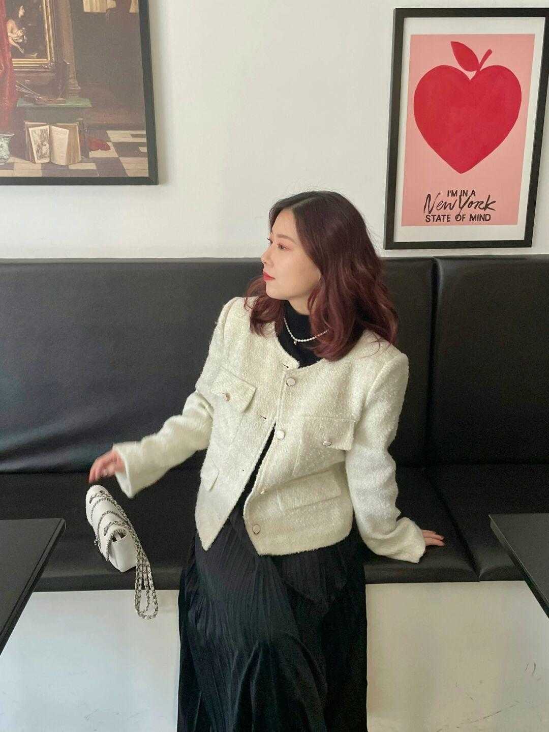 香风|日常穿搭技巧分享,高腰牛仔裤搭配小香风外套,让你美出新高度!