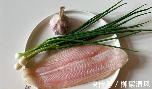 鲜香|夏天碰到这鱼我从不放过，没刺还营养，蒸一蒸鲜香滑嫩，孩子爱吃！