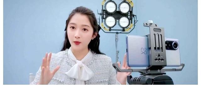 关晓彤首个自编、自导的vlog完美收官,效果杠杠的,值得点赞