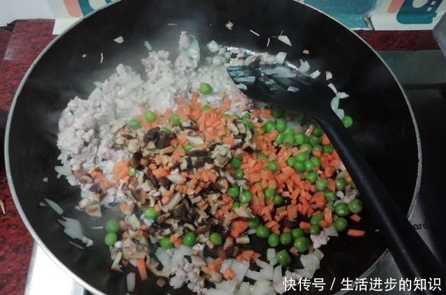 糯米的新做法!这样做比粽子好吃,一口咬下去鲜香软糯,营养美味