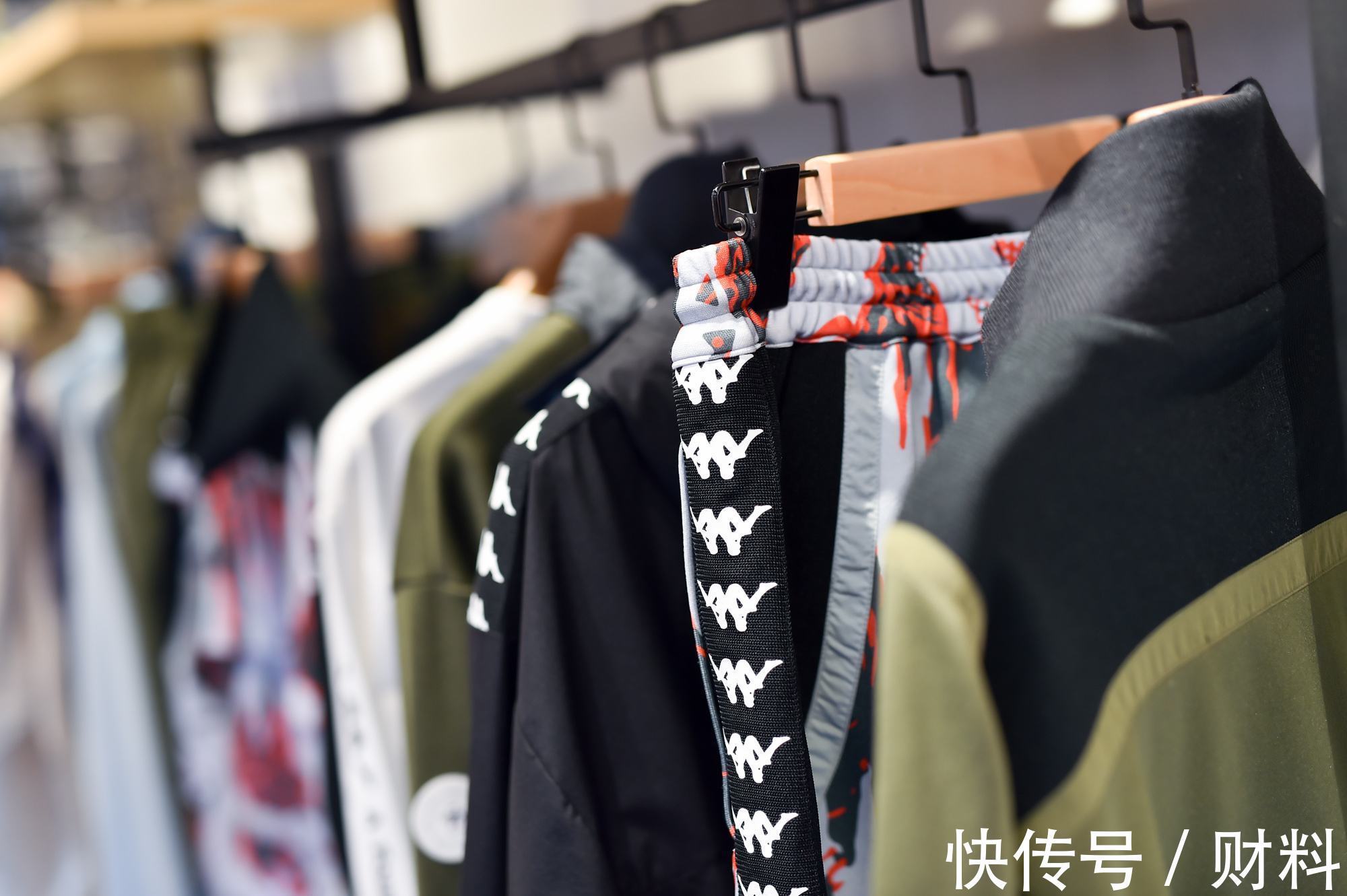 代理商 “背靠背”的“悲剧”:曾年入42亿,如今却5个月亏损7亿