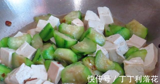 好吃|闺蜜隔三差五吃这菜,补钙又好吃,美白营养两不误,越来越年轻!