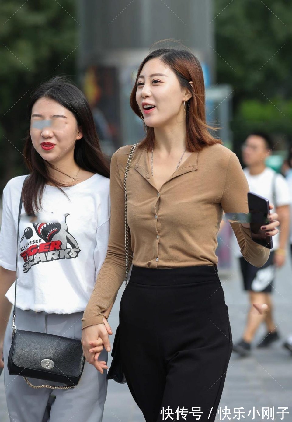 阔腿裤|真是一个性感的美人,她让人眼前一亮,真想带她环游世界