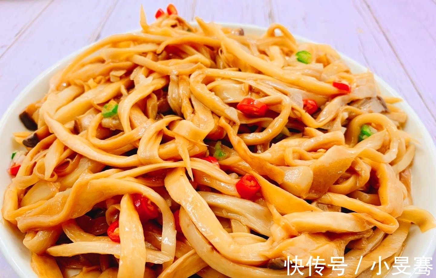 大鱼大肉|夏天，家人最爱此道凉拌菜，少油少盐，营养又美味，天天都吃不腻