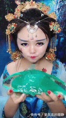 |搞笑GIF:自从夜市看了一眼,我夜夜不能忘记这一幕