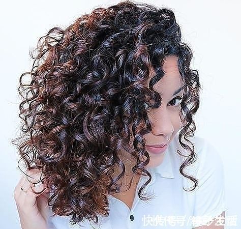 新年 新年发型别再乱剪了,这才是当下最火的发型,无论长短都很心动