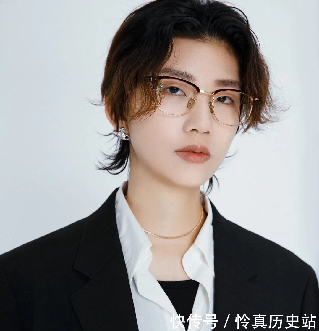 黑怕女孩 《黑怕女孩》阵容:男导师王嘉尔马思唯,选手“美女含量”不低