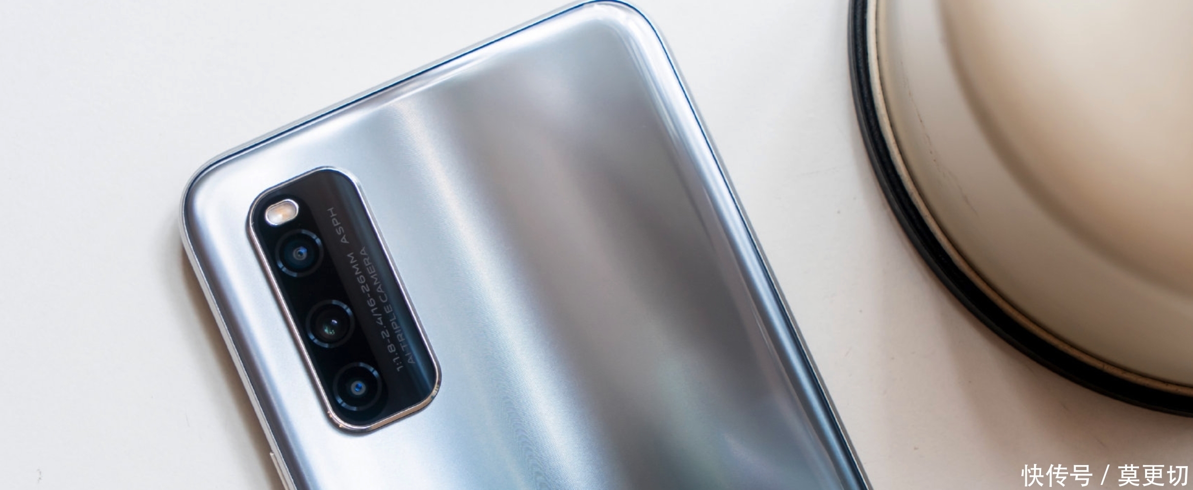 火力|iQOO火力全开,Z1降至1800!一夜之间“学生价”!