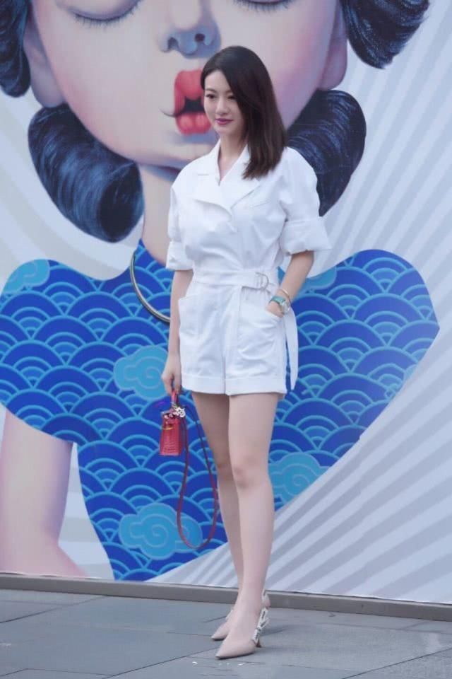 休闲装 休闲的款式让你更轻松，散发的青春活力，彰显动人的唯美气质