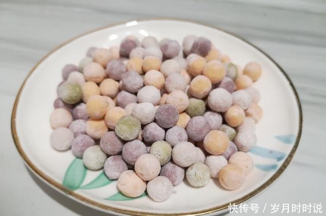 40岁大姐一人轻食晚餐,走红朋友圈,网友真自律,难怪这么漂亮