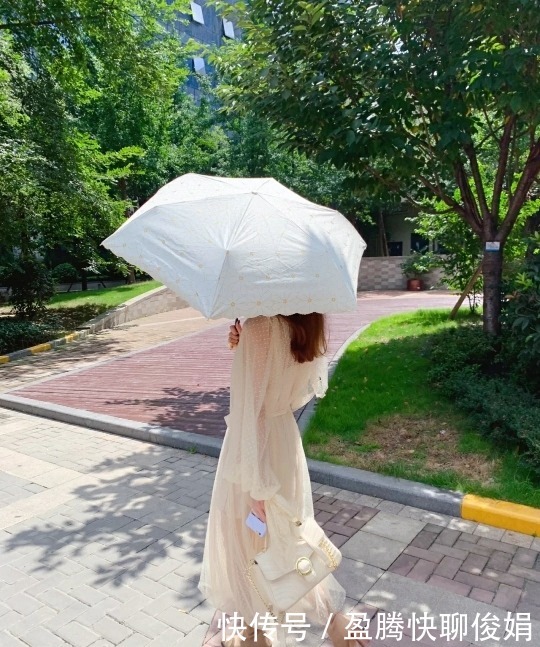 夏季出门在外,防晒怎么能少的了?这些防晒措施值得你的尝试