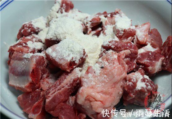 肉质|排骨不管怎么吃,切记别直接焯水,多加这2步,排骨不腥也不柴