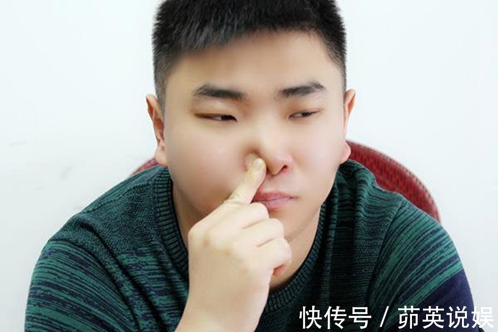 毛发|若是鼻毛“发白”了,多半和几件事有关,别总是一见到就想拔掉