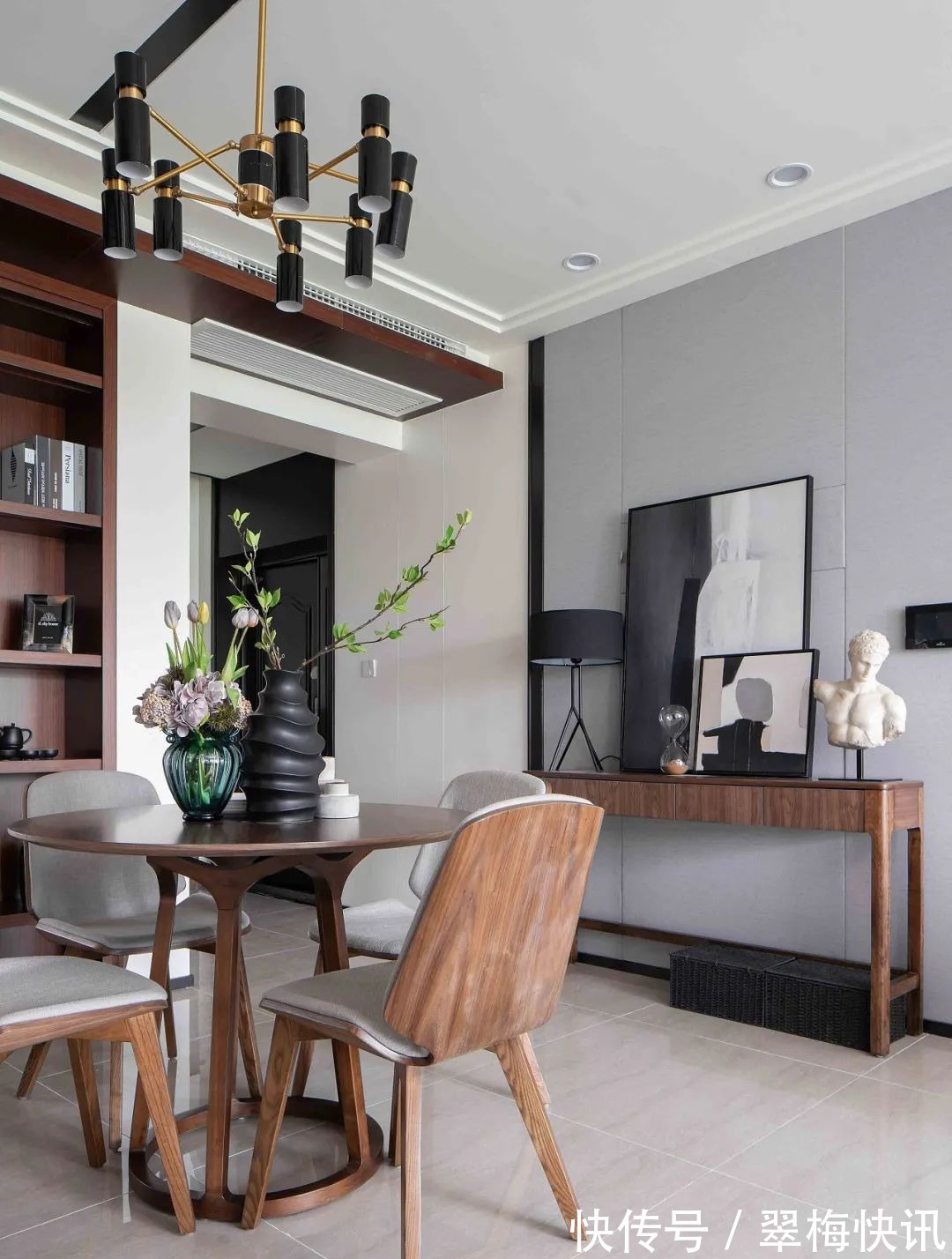 空间|116㎡现代简约,简洁优雅的空间,加入深色与绿植,稳重舒适