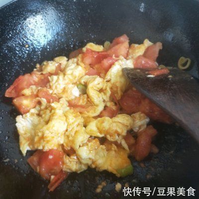 西红柿炒鸡蛋这么做，吃前一定备足饭