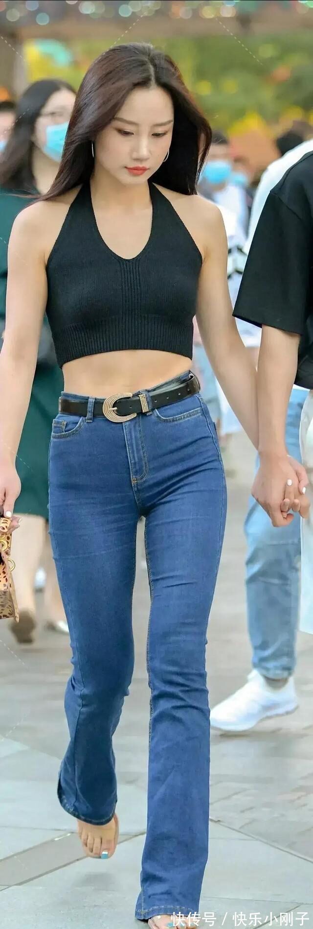 高跟鞋 婉约别致的连衣裙穿搭让气质随之而来,不用多花心思,靓丽十足