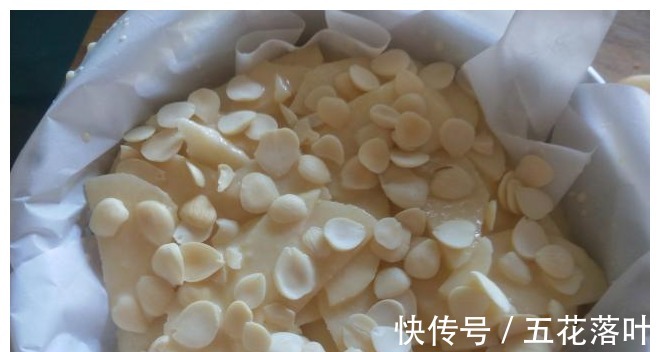 泡打粉|不用打发、不用发酵，3个苹果加2个鸡蛋做蛋糕，做法简单又好吃！