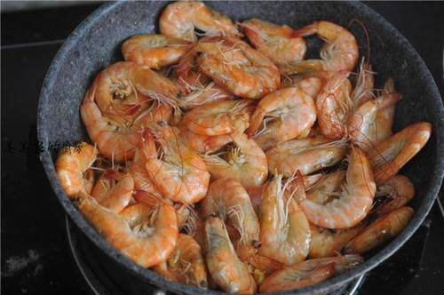  调料|大虾新做法，简单好味道，1味调料，简单一炒，比油炸还鲜！