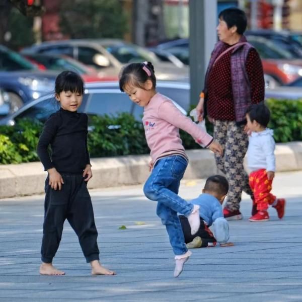 春天|26℃，这就是广州的春天，街坊直接换短袖