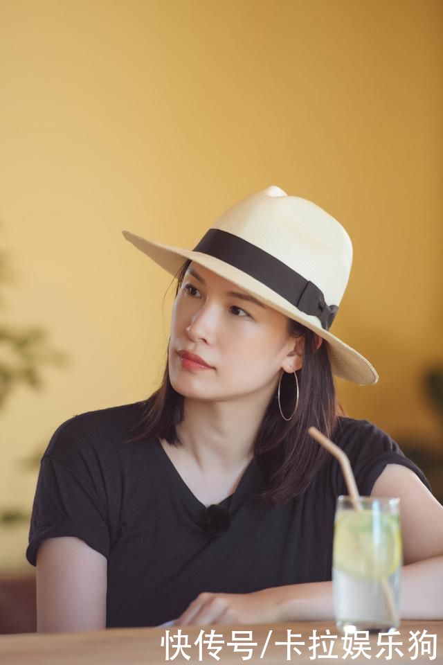 kk魏巍|《再见爱人》kk魏巍被群嘲当众离席，杨迪又尴尬又害怕只能喝水!