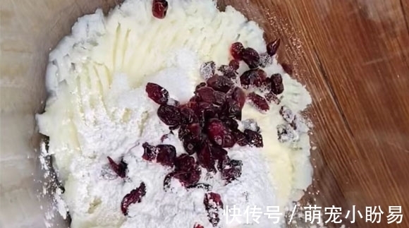 山药小饼|冬季，多给孩子吃这个，低糖少油，一拌一煎出锅，比吃面包饼干强
