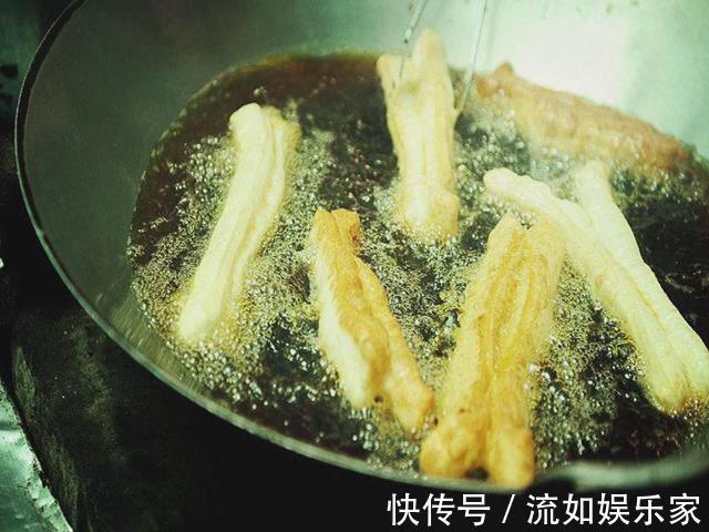 脾胃|1岁男娃胃被撑破,心脏停跳儿科医生如此喂饭简直“坑娃”