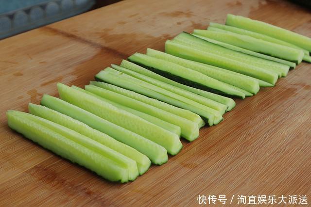 夏日|夏日必备下饭菜腌黄瓜,爽脆开胃比吃肉都过瘾,一次三斤不够吃