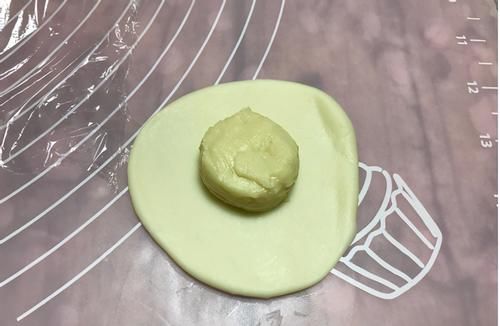  香味扑鼻，酥到掉渣的酥皮豆沙饼，小时候的味道，怎么也吃不够