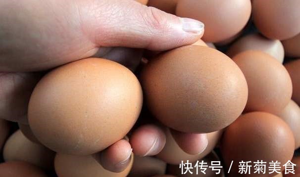 荷包蛋|煎荷包蛋,冷油下锅还是热油分享正确做法,鸡蛋又圆又嫩不粘锅