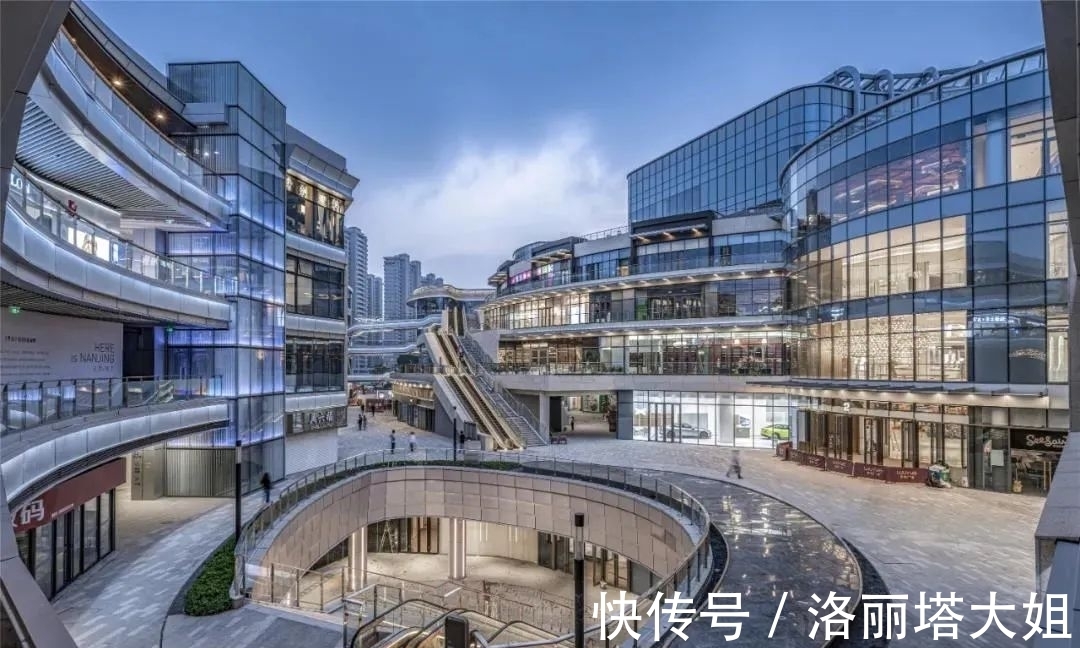 商业|南京观察:河西商业的中场战事