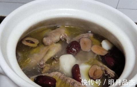 一鸽胜三鸡，鸽子要常吃，学会这样炖汤，肉质鲜嫩，营养不流失！