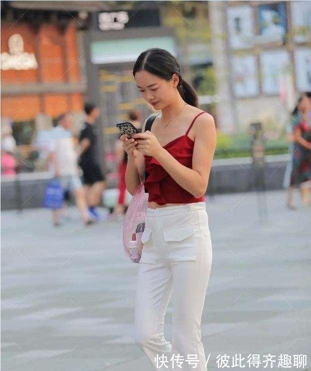 瑜伽裤|瑜伽裤穿搭在视觉上总是给人享受,减龄效果相当不错,艳压完胜