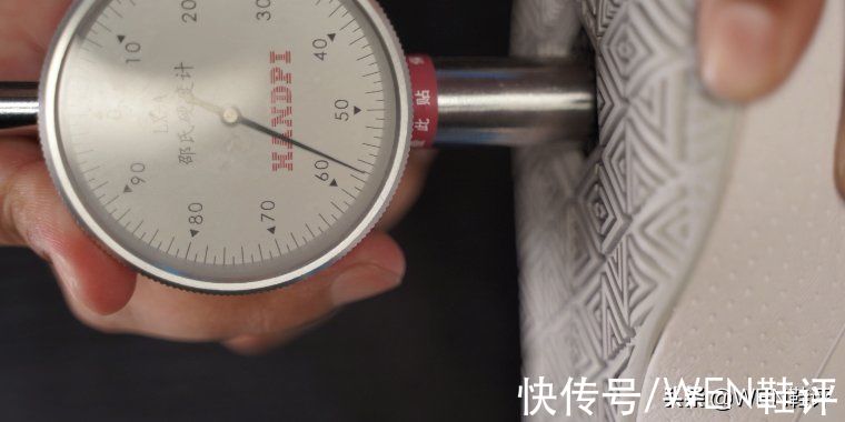鞋面 恩比德二代？双中底缓震加全新鞋面科技的支线