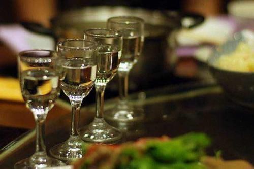 长期喝酒的人,身体会有这5个表现,还请尽快戒酒!