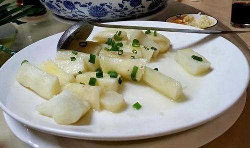 便饭|公司效益好,老板请员工吃便饭,7菜2汤2主食,有你喜欢吃的吗