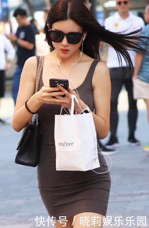 微胖女孩|微胖女孩该如何穿?夏日必备一条“萝卜裙”,让你穿出高级感