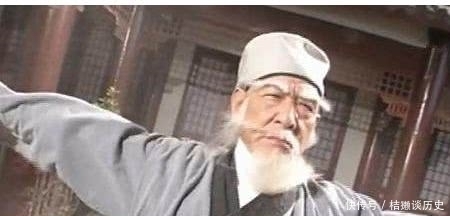 扫地|十年前乔峰曾打断扫地僧三根肋骨,十年后乔峰全力是否能打败他?