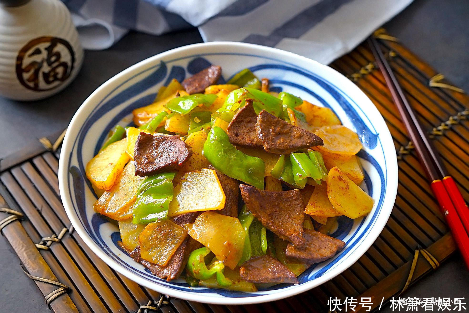 胃口|一家四口人，午餐只炒了三道菜，婆婆说比吃大鱼大肉更对胃口