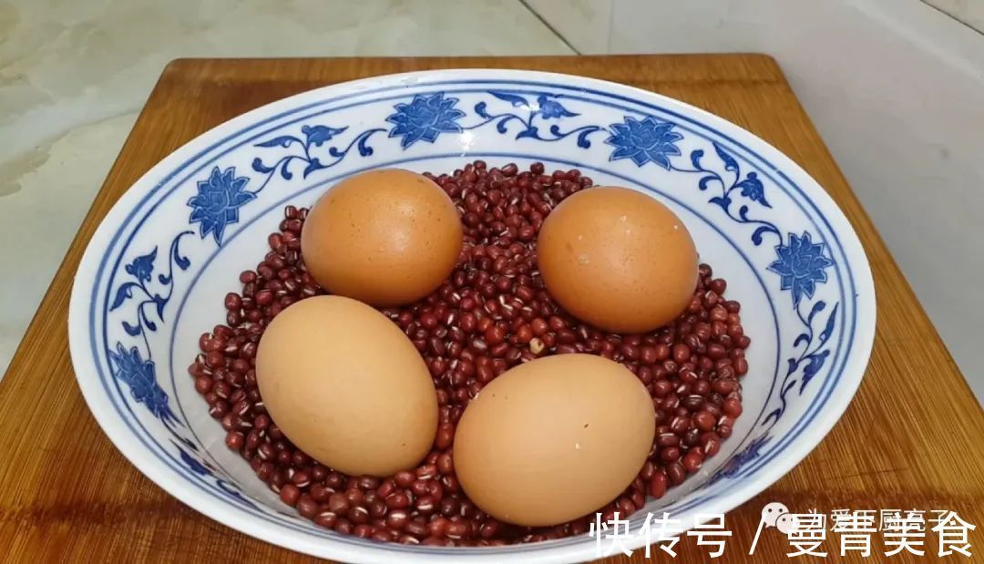 红豆面包|家常红豆面包做法，两勺卷一卷，松软香甜又解馋，学会都能开店了