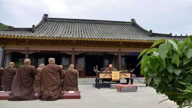 清贫|我国最清贫的寺庙，不许香客们捐钱，僧人每天睡4小时只吃一顿饭