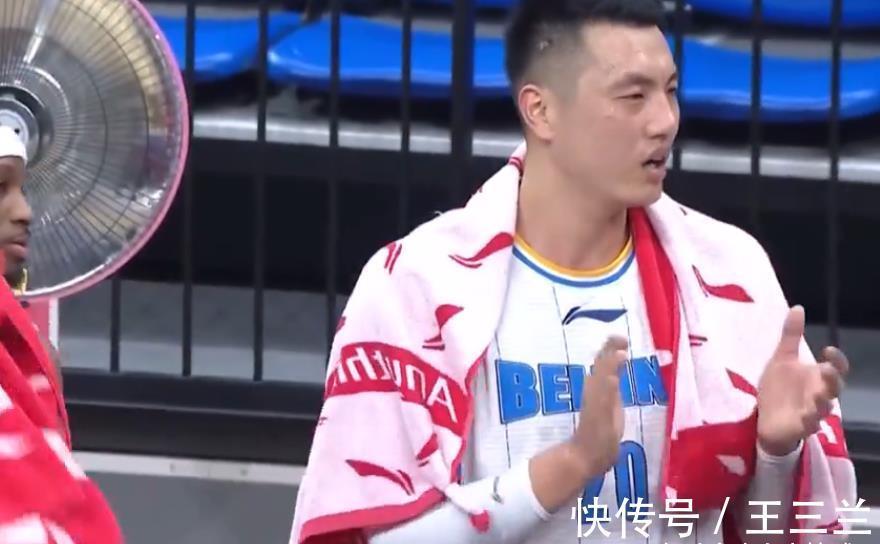 林书豪|一度落后27分！首钢遭CBA黑马吊打，林书豪4中0低迷，胡金秋10+10