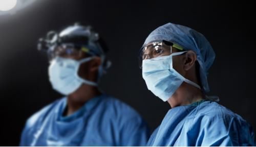 阿花|“脱裤子”都不算事？孕妈生娃后哭诉“没尊严”，戳中人心