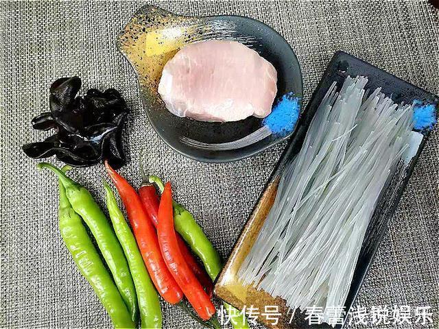 木耳|炒粉条时,别直接下锅,多加1步,粉条根根顺滑,不粘锅,不成坨