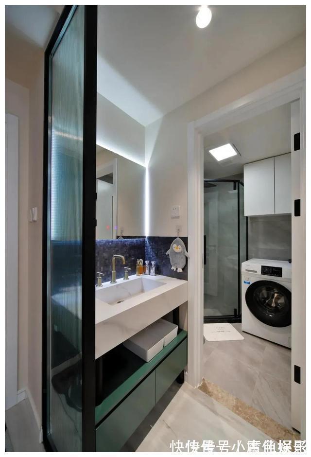 阳台|不敢相信她家只有50㎡!近6米长的阳台,100寸大电视,好羡慕!