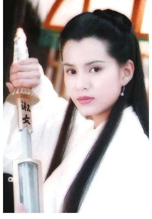 代表作|大湾区秋晚四个年龄加起来超200岁的靓姐惊艳亮相共唱经典粤语曲