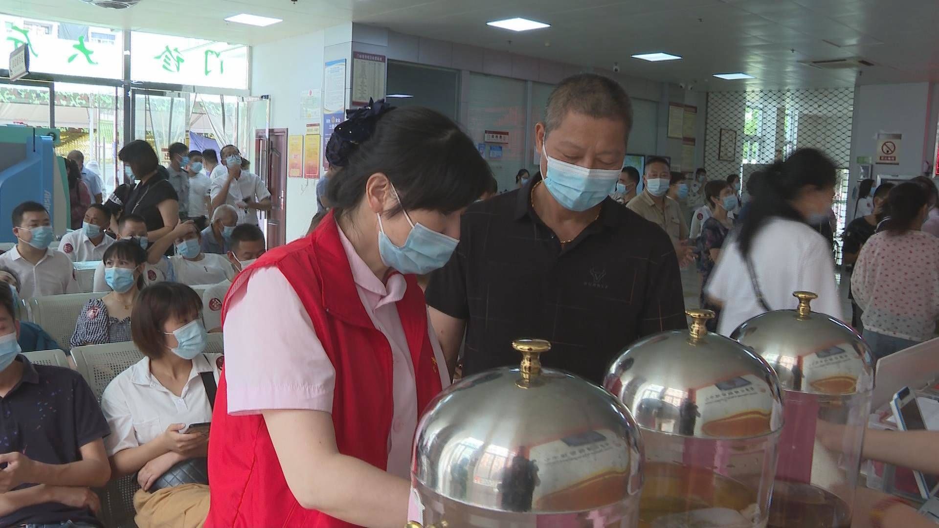 卢女士|贴心！苍南县中医院为群众免费提供预防新冠肺炎中药茶